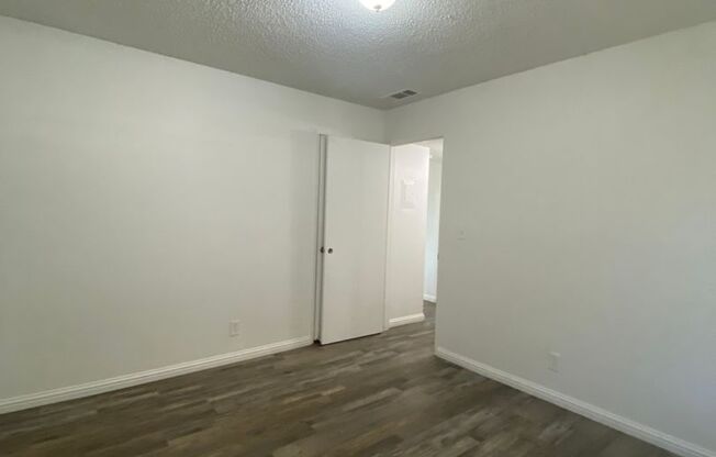 2 beds, 1 bath, 730 sqft, $1,275, Unit 146