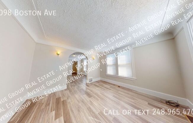 1098 BOSTON AVE