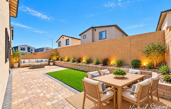 5 beds, 3 baths, $2,795