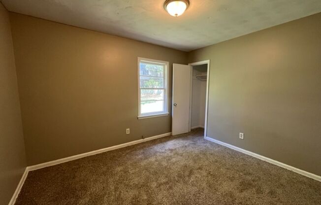 4 beds, 1 bath, $1,349