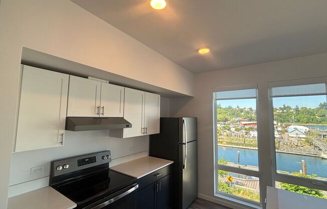 2 beds, 2 baths, 875 sqft, $2,690, Unit 312