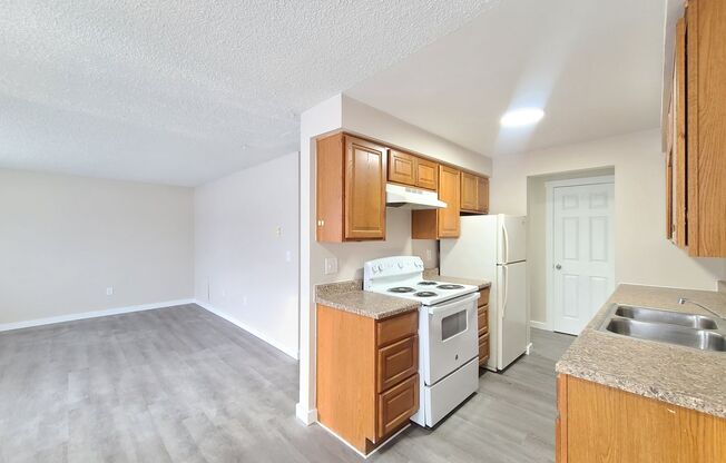 1712 W 2 AVE