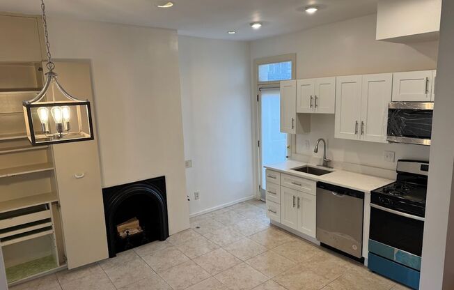 3 beds, 1.5 baths, $2,995, Unit 2nd