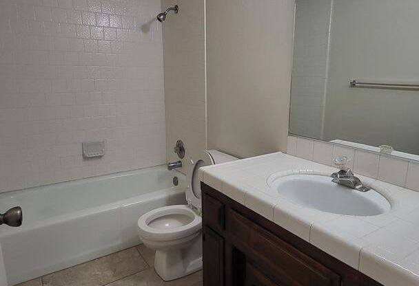 2980p -022- 6700 N. Half Moon Dr. MG