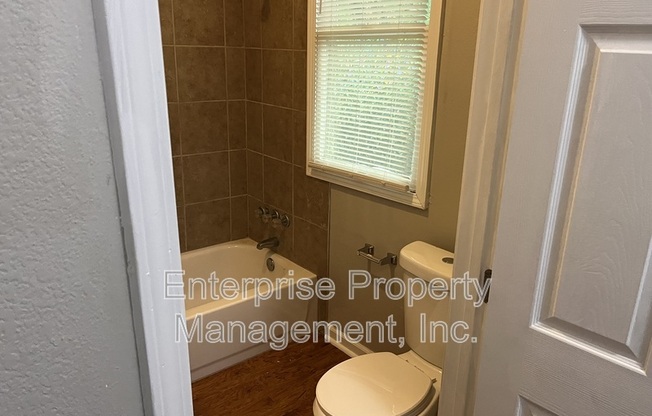 2 beds, 1 bath, $1,150