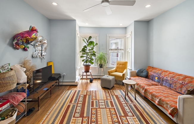 8 LELAND ST