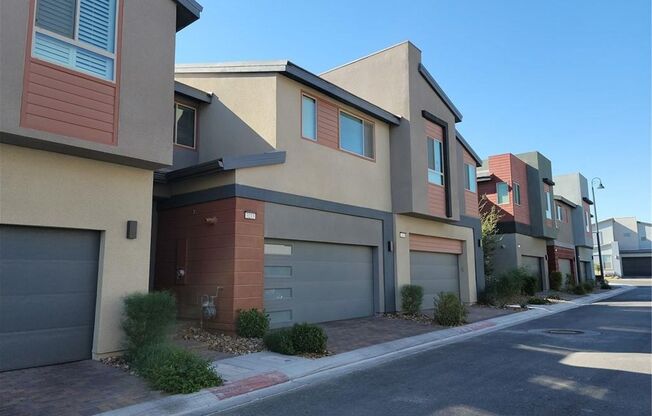 GORGEOUS TOWNHOME IN INSPIRADA! FANTASTIC AMENITIES!