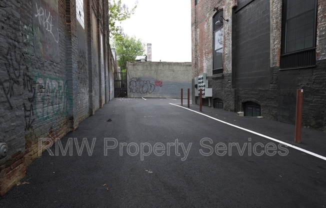 1901 E WILLARD ST