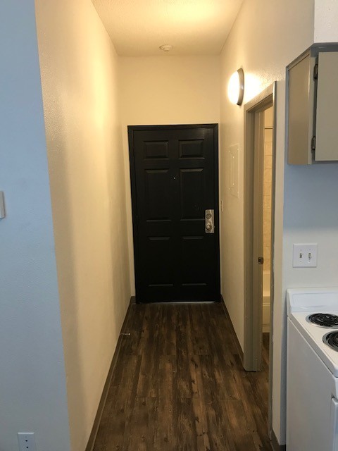 Studio, 1 bath, 324 sqft, $900, Unit 306