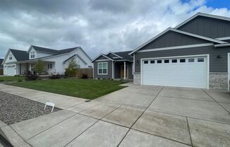 4 beds, 2.5 baths, $2,995