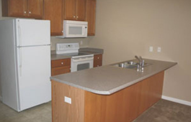 1 bed, 1 bath, 650 sqft, $815, Unit 124E