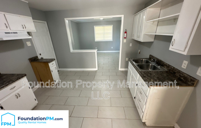 3 beds, 1 bath, 1,190 sqft, $1,075