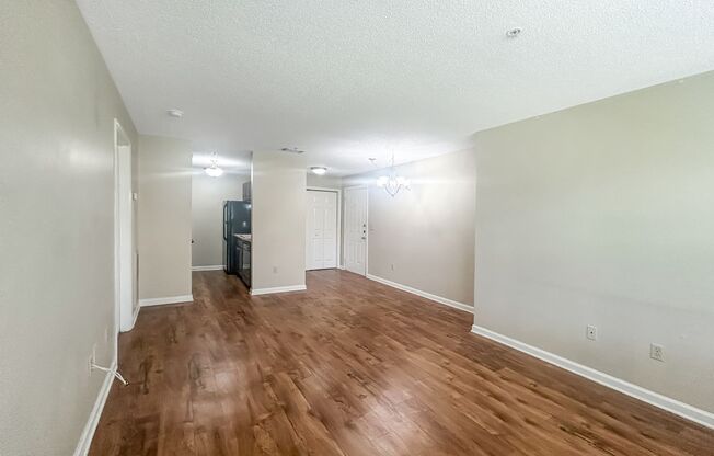 1 bed, 1 bath, $1,300, Unit # 10203