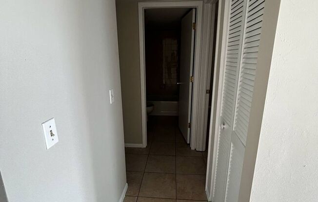 2 beds, 2 baths, 860 sqft, $1,350, Unit 4009 SE 11th Ave #105