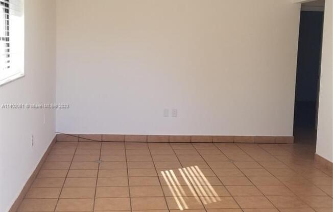 3904 SW 88 CT