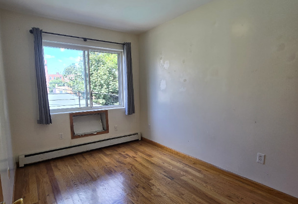 483 RUTLAND RD