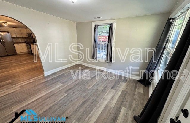 405 E END AVE