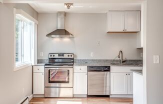 732 Polk St NE