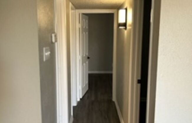 2 beds, 1 bath, 810 sqft, $1,295, Unit 2157