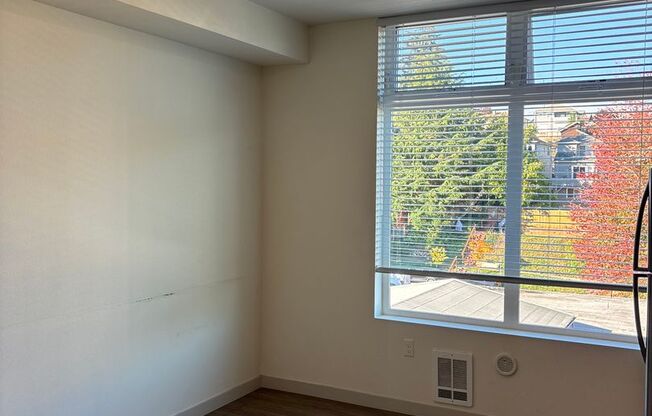 2 beds, 1 bath, 554 sqft, $1,745, Unit 413