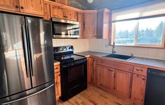 2 beds, 1 bath, $1,900