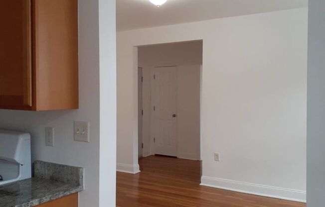 Studio, 1 bath, 9,999 sqft, $1,700