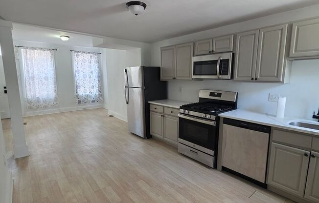 Beautiful 2 Bed, 2 Bath South Philly Home with Large Rear Yard | 2228 Cross St
