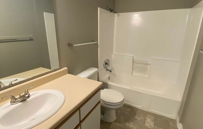 2 beds, 1 bath, 842 sqft, $1,444, Unit G-202 Davis 2 BD
