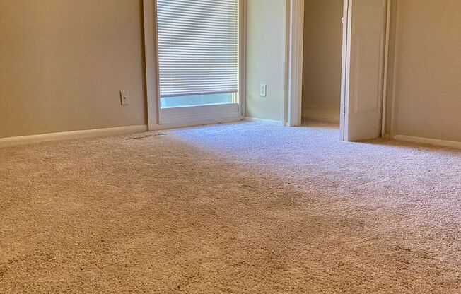 2 beds, 1 bath, 764 sqft, $825, Unit 11C