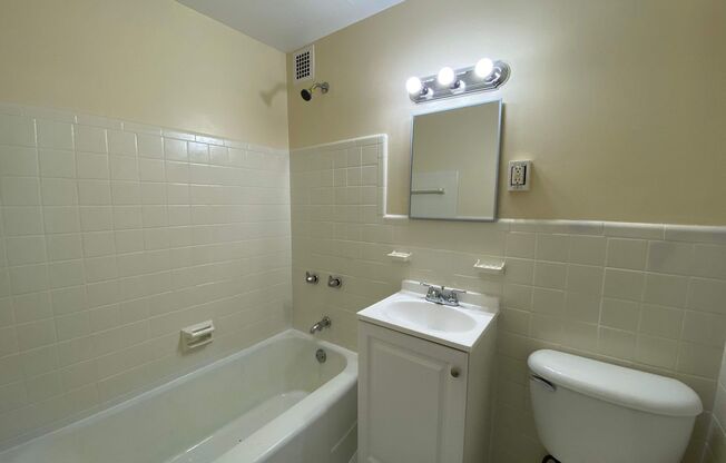 1 bed, 1 bath, 538 sqft, $995, Unit 1023