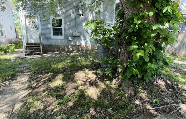 Newly Renovated 3BR/1BA Townhome near Downtown Indy