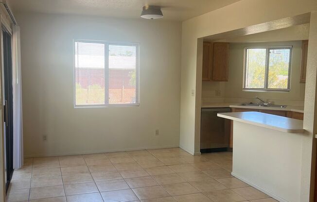 2 beds, 1 bath, 829 sqft, $1,150