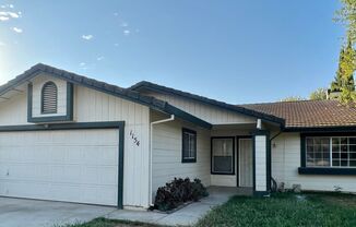 Merced: $2200 4 bed 2 bath single story home with garage and fenced yard, Pet Friendly *