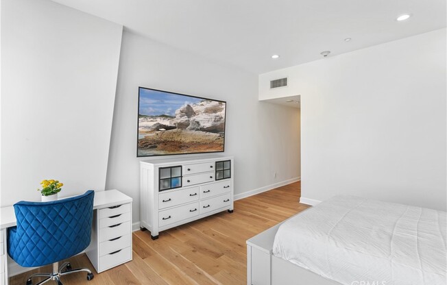 3 beds, 3.5 baths, 2,530 sqft, $15,000, Unit 48C