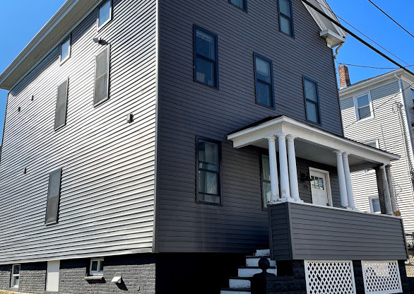 15 E TRANSIT ST