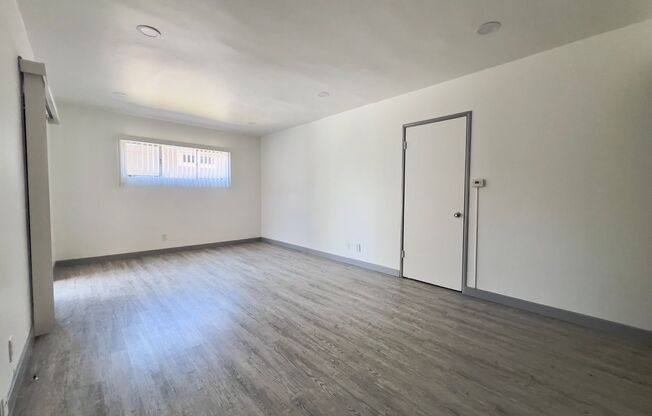 10942-10948 Crenshaw Blvd (Hexagon Eagles LLC)