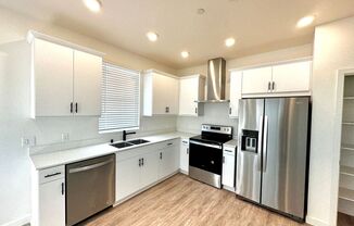 2 beds, 2 baths, $2,561, Unit 4017 D Logan