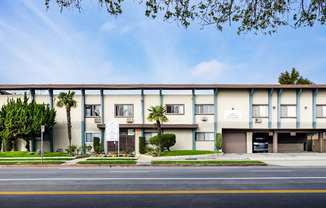 7041 Coldwater Canyon North Hollywood, CA 91605