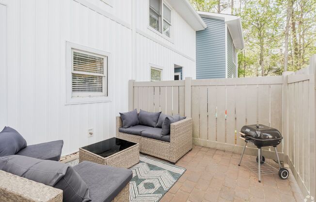 2 beds, 1.5 baths, 1,200 sqft, $1,504, Unit 8152R