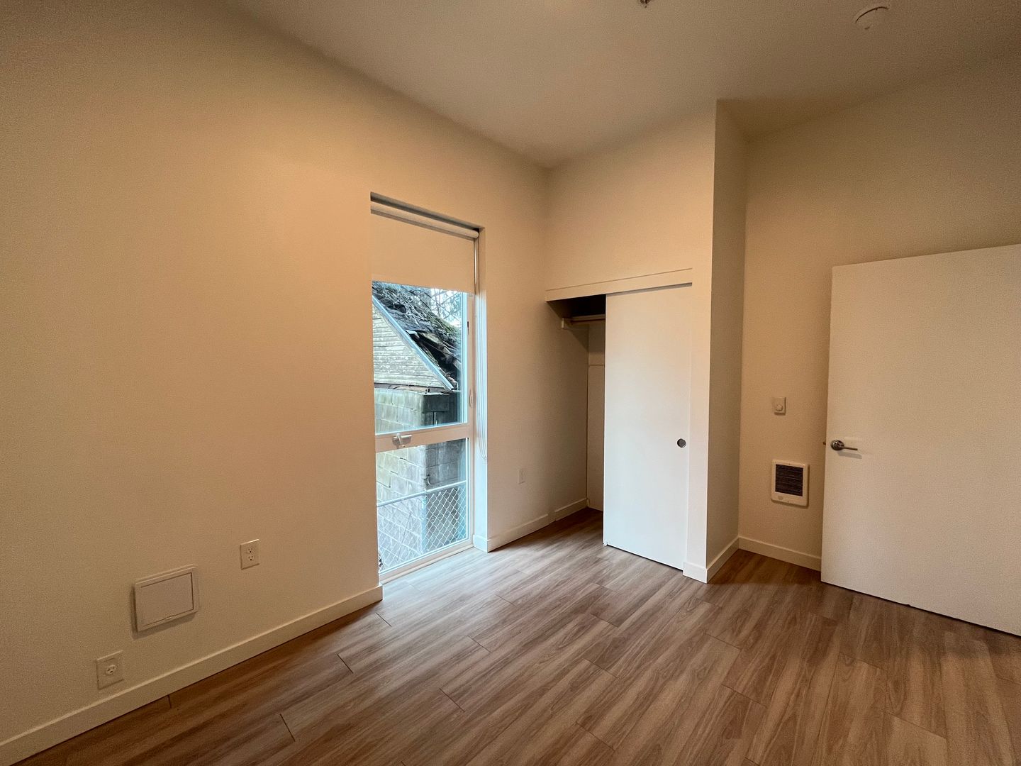 1Bd/1Ba Condo in the SE Lents Neighborhood ~ Washer/Dryer in Unit, Stainless Steel Appliances, Quartz Counter Tops!