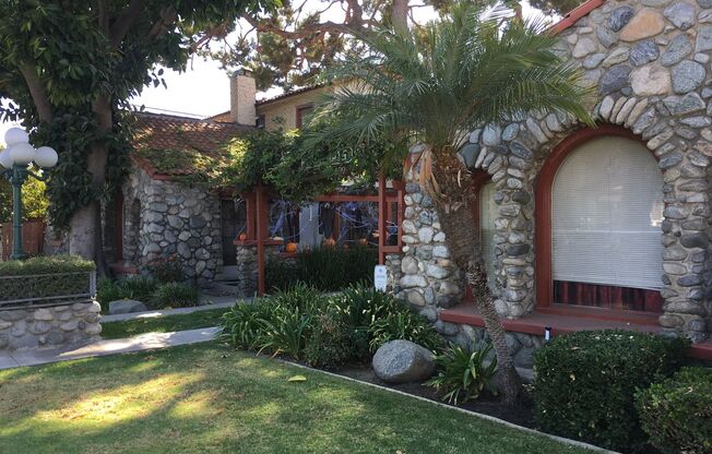 1 bed, 1 bath, 400 sqft, $1,695, Unit 6