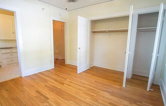 Studio, 1 bath, $1,075, Unit 12