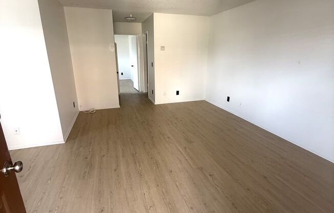 12444-12504-12512 OXFORD AVE