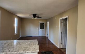 2 beds, 1 bath, $995