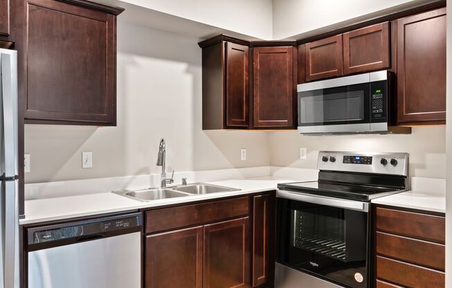 Studio, 1 bath, 466 sqft, $1,525, Unit D-300