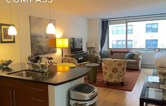 242 E 25 ST