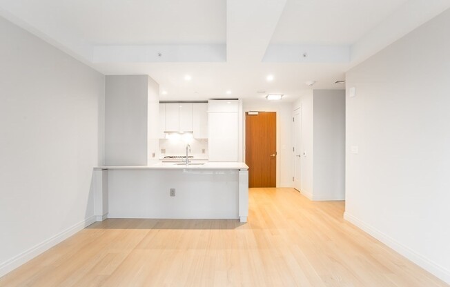 1 bed, 1 bath, 696 sqft, $5,375, Unit 707