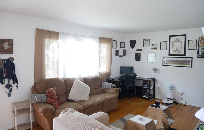 Charming 3-Bedroom Single Family Home with Modern Amenities & Prime Location- Glen Burnie, MD