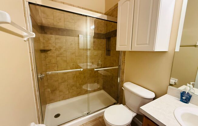 2 beds, 2.5 baths, $1,700