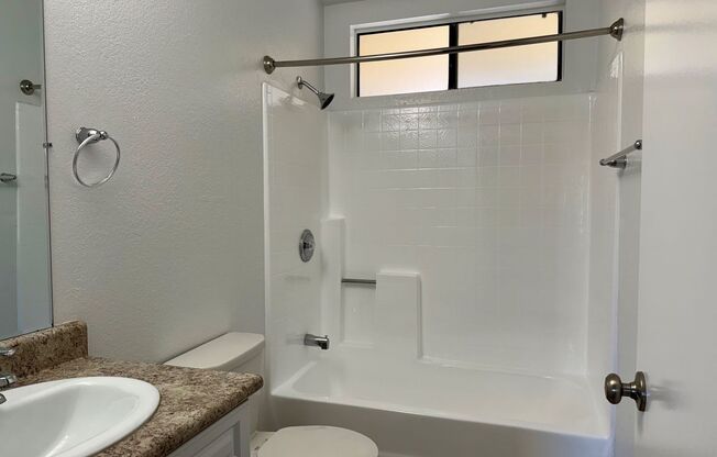 2 beds, 2 baths, 920 sqft, $2,495